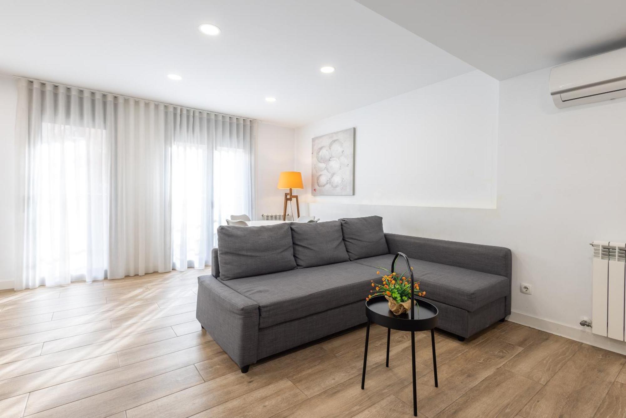Stay U-Nique Apartments Fabra I Puig Barcelona Luaran gambar